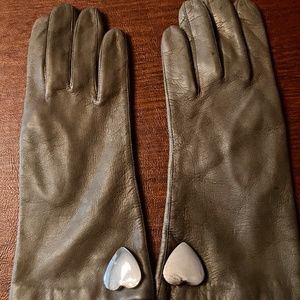 Women's leather gloves